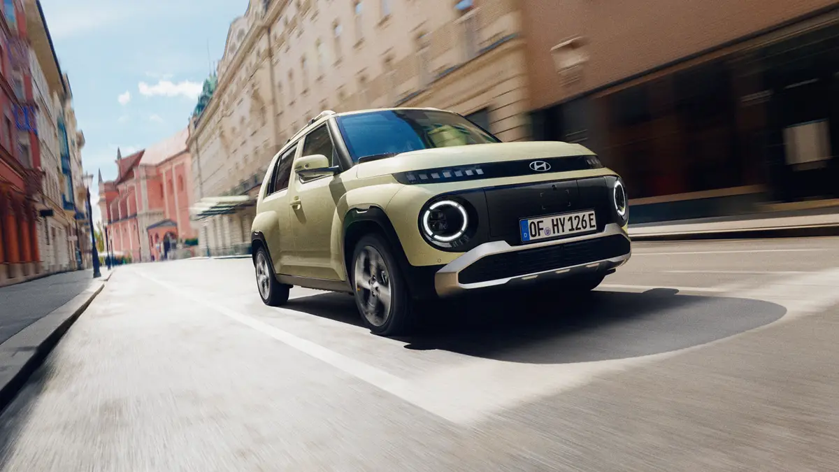 241202_HY_INSTER_Base_KV_Driving-Front_01_cropped_sRGB